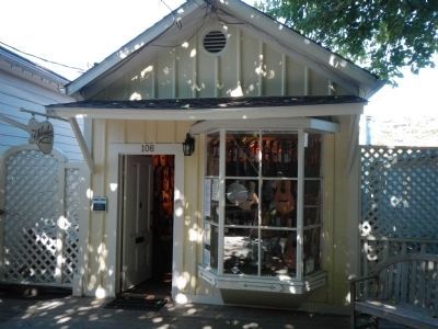 Victorian Cottage image. Click for full size.
