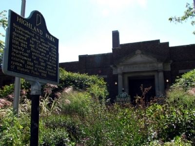 Front Entrance to the Highland School image. Click for full size.