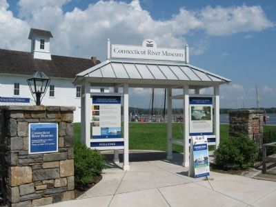 Connecticut River Museum Entrance Gate image. Click for full size.