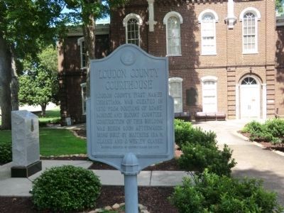 Loudon County Courthouse Marker. Click for full size. Loudon County Courthouse Marker image. Click for full size.