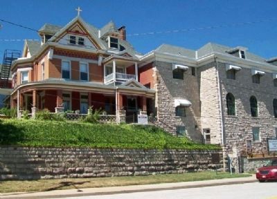 The Cruise-Scroggs Mansion and Marker image. Click for full size.