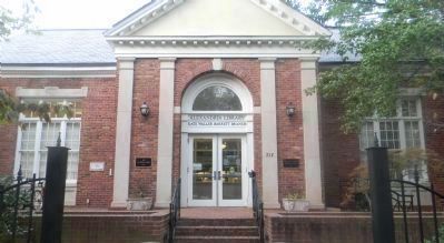 The Alexandria Public Library - Kate Waller Barrett Branch image. Click for full size.