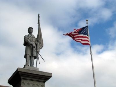 Monument Soldier Statue image. Click for full size.