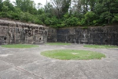 Battery Dearborn's Right Pit image. Click for full size.