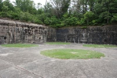 Battery Dearborn's Right Pit. Click for full size. Battery Dearborn's Right Pit image. Click for full size.