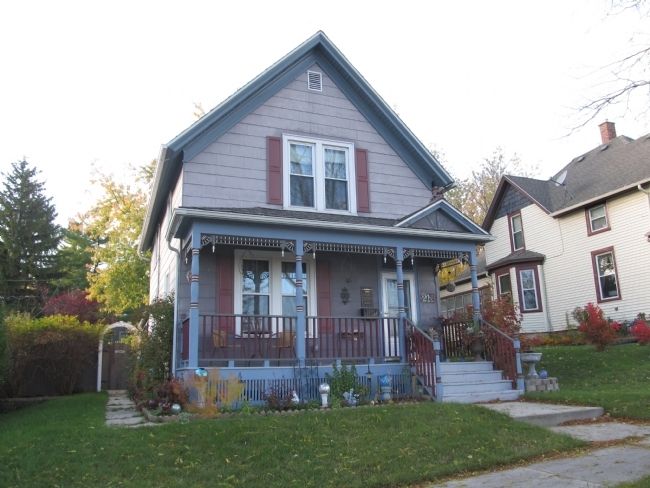 Tuchscherer Residence image. Click for full size.
