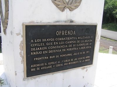 Monument to the Honduran soldier during the "100 Hours War" Marker image. Click for full size.