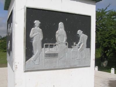 Detail on Monument to the Honduran soldier during the "100 Hours War" Marker image. Click for full size.