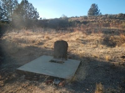 Yreka Chinese Cemetery image. Click for full size.