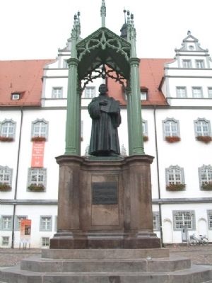 Martin Luther Monument image. Click for full size.