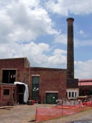 Smokestack as seen in 2007, pre-restoration image. Click for full size.