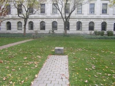 Wider view of Bradford Pear Tree Marker image. Click for full size.