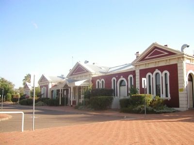 Tamworth Railway Station image. Click for full size.