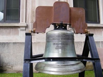 Liberty Bell Reproduction image. Click for full size.