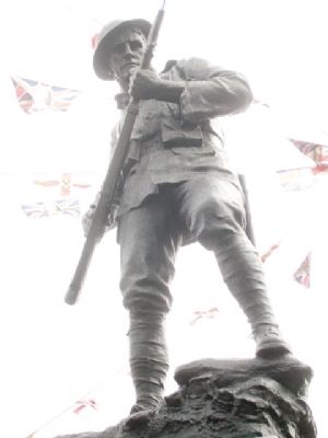 World Wars Memorial Statue image. Click for full size.