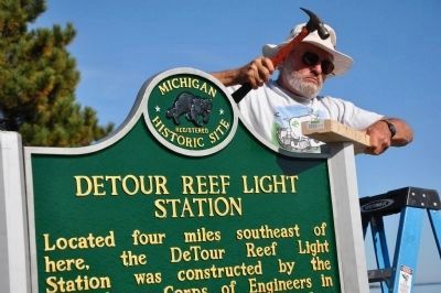 Dave Bardsley DRLPS Director - helping with marker installation. Click for full size. Dave Bardsley DRLPS Director - helping with marker installation image. Click for full size.