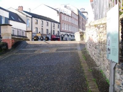 Castle Gate and Marker image. Click for full size.