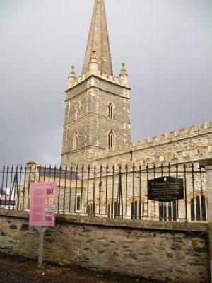 St Columb's Cathedral and Marker image. Click for full size.