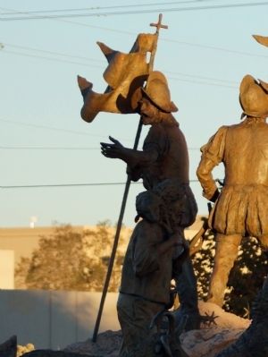 Cuatro Centenario - La Jornada Sculptures image. Click for full size.
