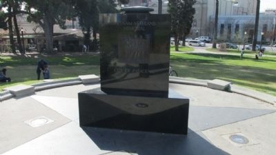 Vietnam Veterans Memorial Marker image. Click for full size.