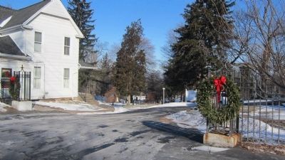 Cold Springs Cemetery gate, Cold Springs Road image. Click for full size.