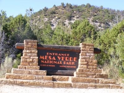 Sign at the entrance to the park image. Click for full size.
