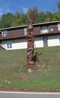 Nearby Sculpture image. Click for full size.