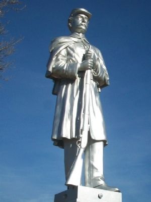 Civil War Memorial Statue image. Click for full size.