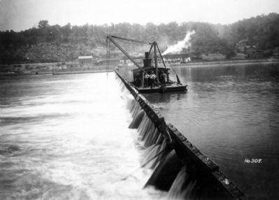 Davis Island Lock and Dam image. Click for full size.