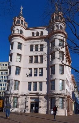 The Apex Building, 633 Pennsylvania Avenue image. Click for full size.