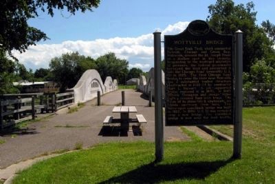 West End of 1922 Bridge image. Click for full size.