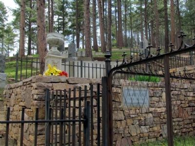 Burial Plot of Martha Jane Burke,<br>aka Calamity Jane. Click for full size. Burial Plot of Martha Jane Burke,<br>aka Calamity Jane image. Click for full size.