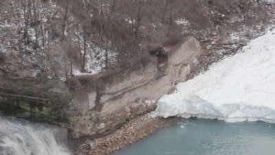 Closer View of the Old Abutment. Click for full size. Closer View of the Old Abutment image. Click for full size.