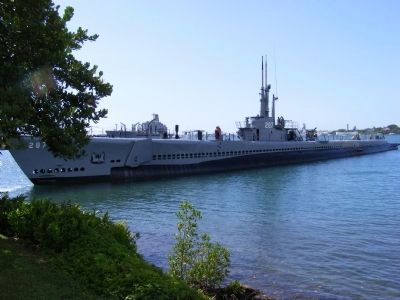 USS Bowfin-distant photo image. Click for full size.