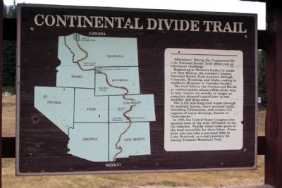 Continental Divide Trail Marker image. Click for full size.