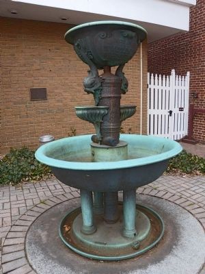 The Memorial Fountain image. Click for full size.