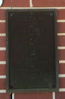 Plaque on school building image. Click for full size.