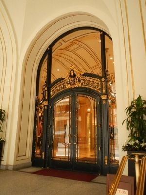 Entrance to the Palace Hotel image. Click for full size.