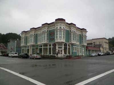 The Corner of Ocean and Main/Francis image. Click for full size.