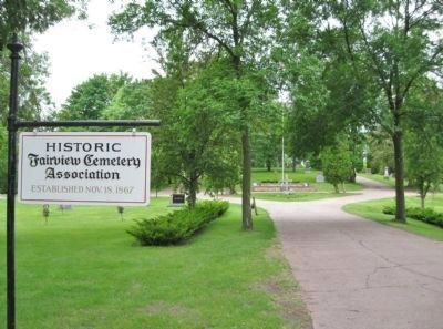 Cemetery Sign and G.A.R. Memorial image. Click for full size.