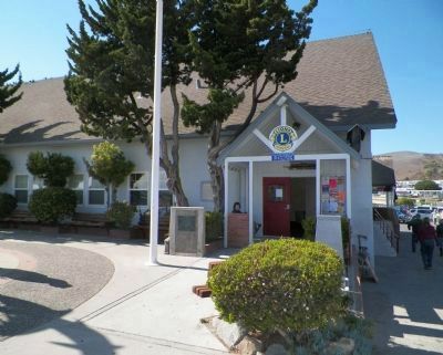 Cayucos Veterans' Memorial Building image. Click for full size.