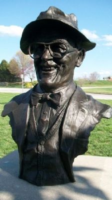 Bust of Bob Broeg. Click for full size. Bust of Bob Broeg image. Click for full size.