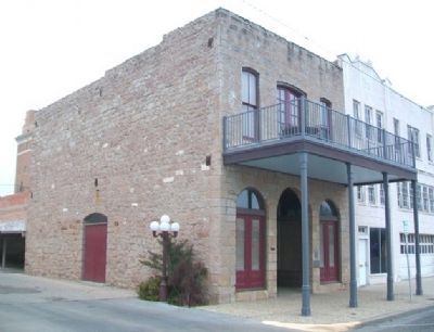 The Freeze Building, 18 West Concho Avenue image. Click for full size.