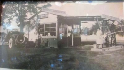 Former Bartlett's Service Station. Click for full size. Former Bartlett's Service Station image. Click for full size.
