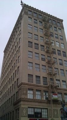 Farmers & Merchants Bank Tower image. Click for full size.