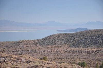 View of Mono Lake from Vista Point image. Click for full size.