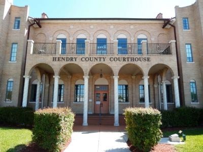 Hendry County Courthouse (<i>front detail</i>) image. Click for full size.
