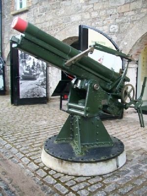German 77mm Light Artillery Gun and Marker image. Click for full size.