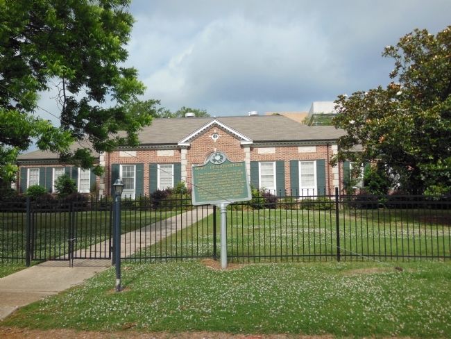 MFWC Headquarters Marker (<i>wide view</i>) image. Click for full size.