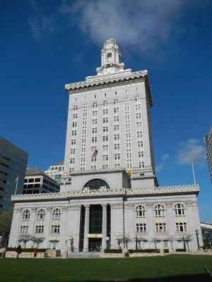 Oakland City Hall image. Click for full size.